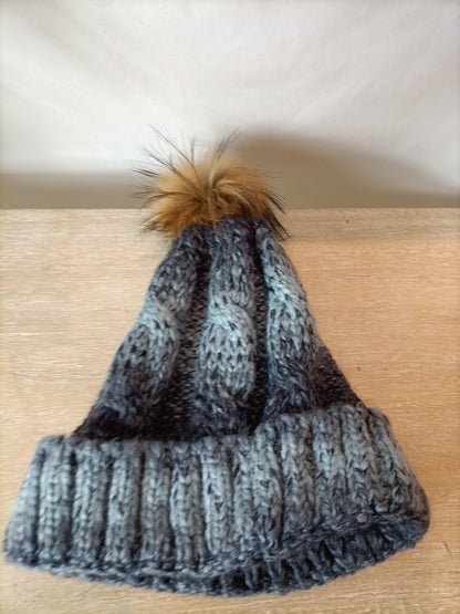 OTHERS. Blue pompom hat