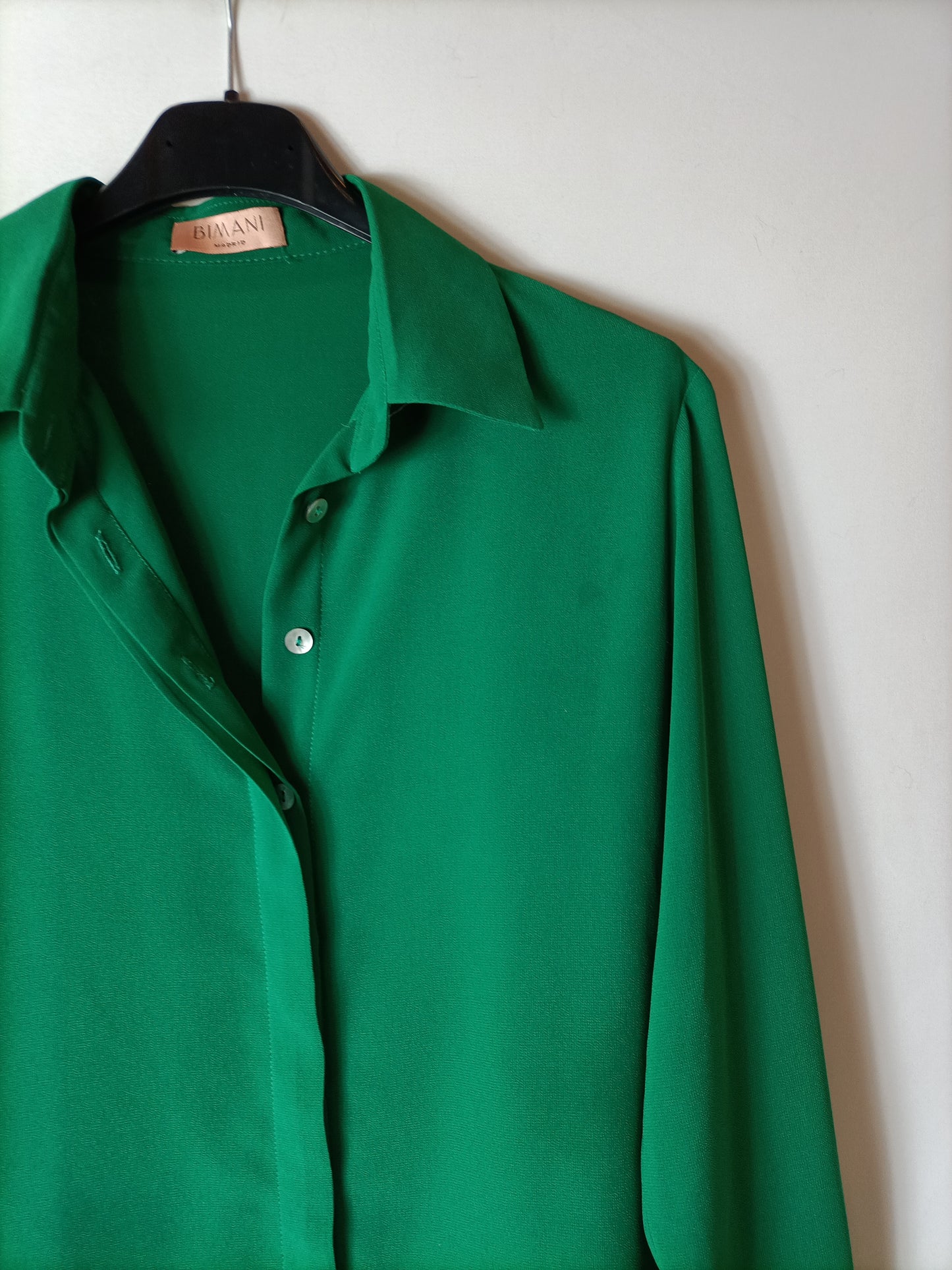 BIMANI. Flowy green Ts blouse