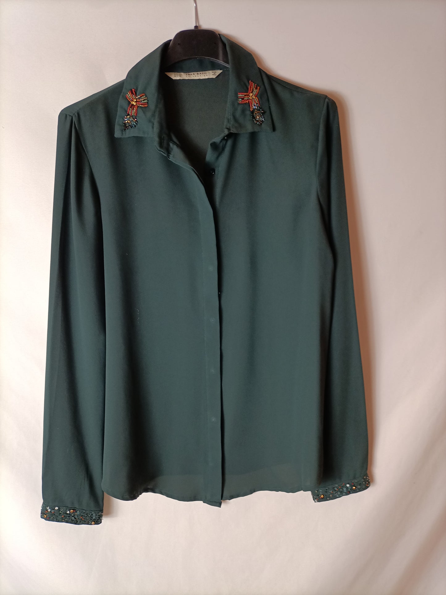 ZARA. Green beaded blouse T.xs (tara)