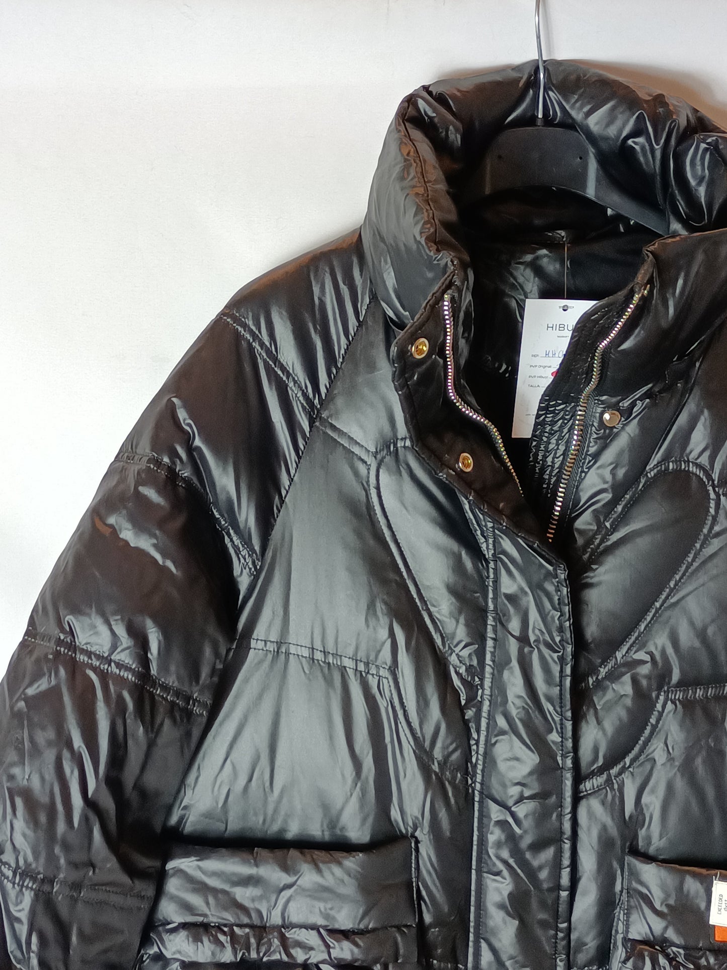 MICAICHSTUDIOS. Oversized black feathers. T.S.