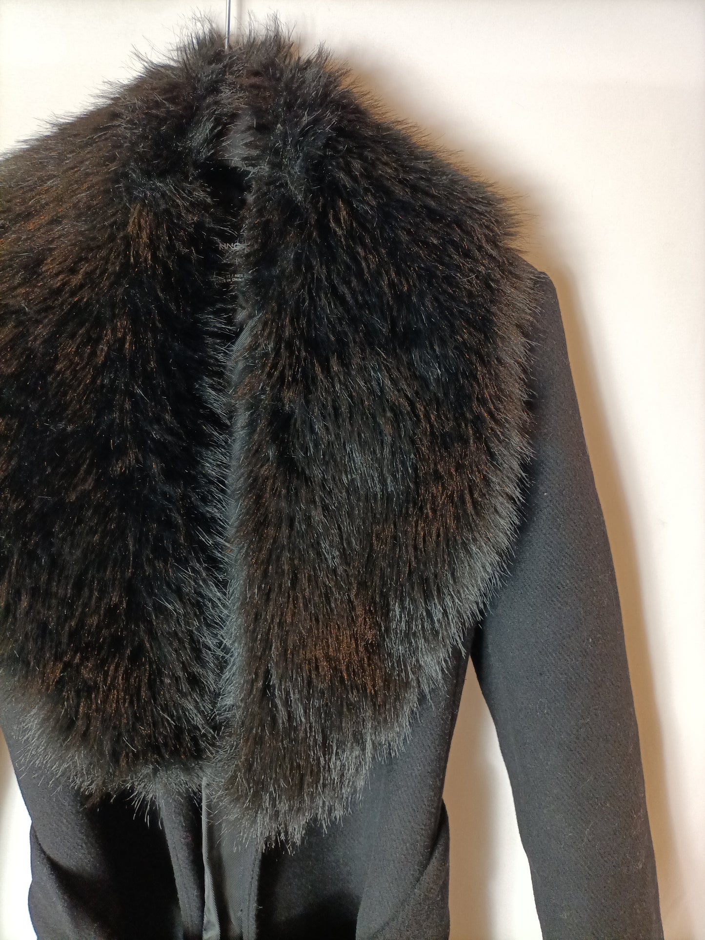 MANGO. Long black coat. TS