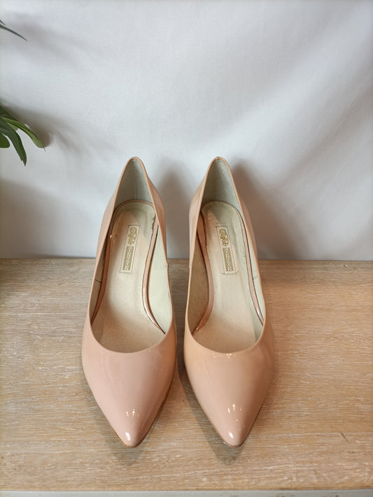 BUFFALO LONDON. Tacones rosa palo charol T 38 (tara)