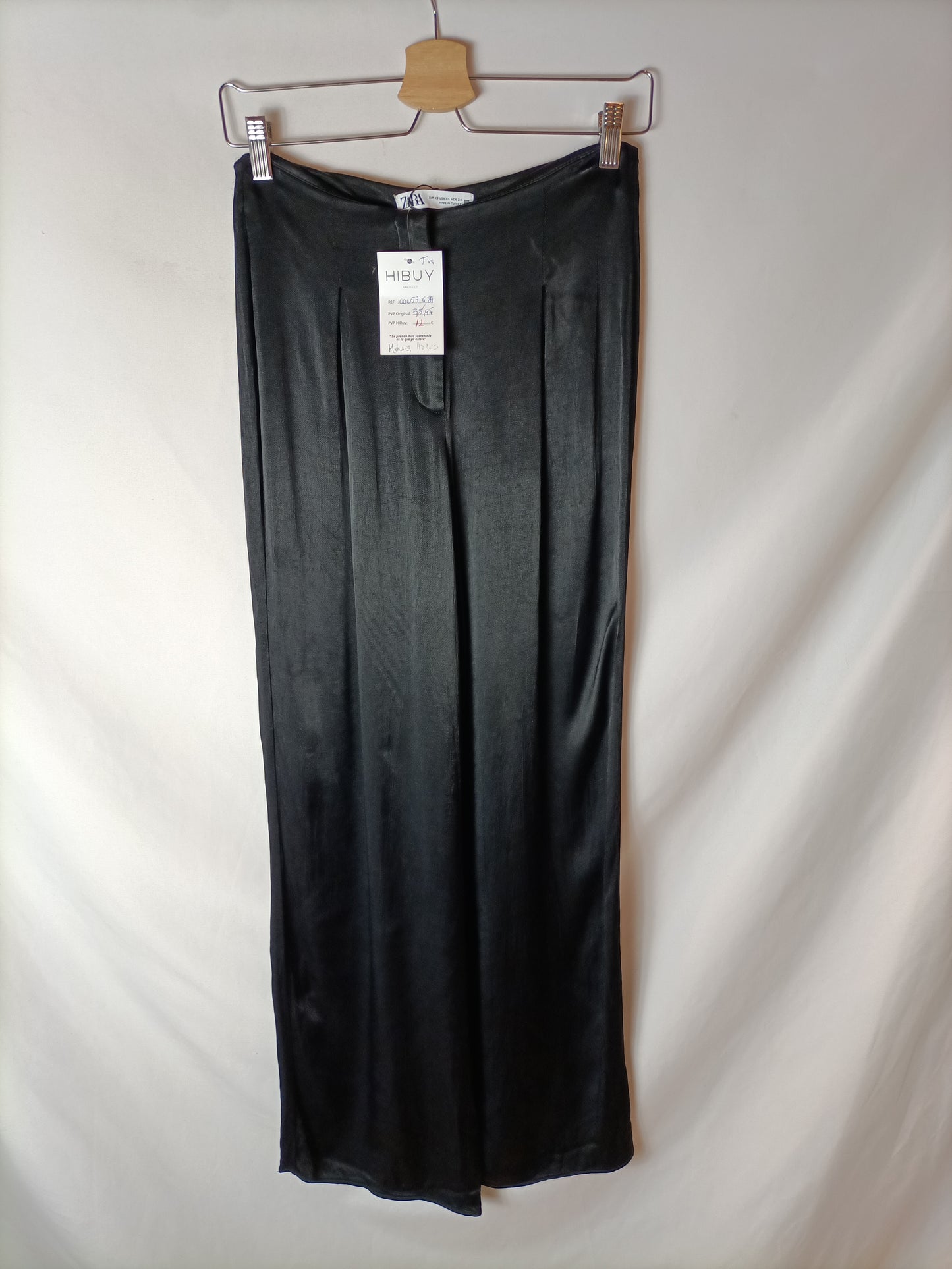 ZARA. Pantalón negro satinado T.xs