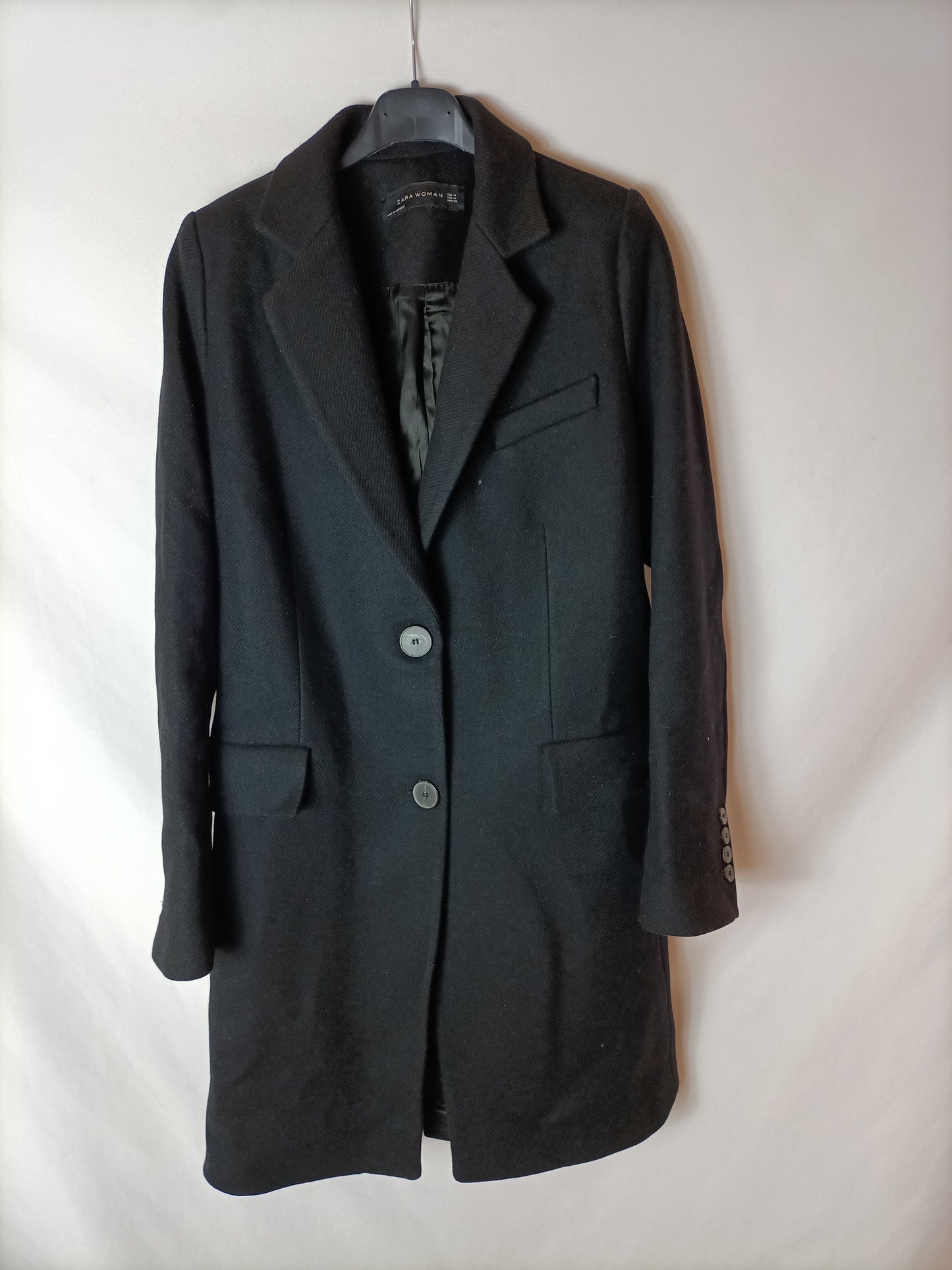 ZARA. Classic black coat. TM
