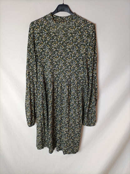 PULL&BEAR. Vestido negro flores pequeñas. T XS (M)