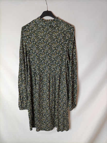 PULL&BEAR. Vestido negro flores pequeñas. T XS (M)