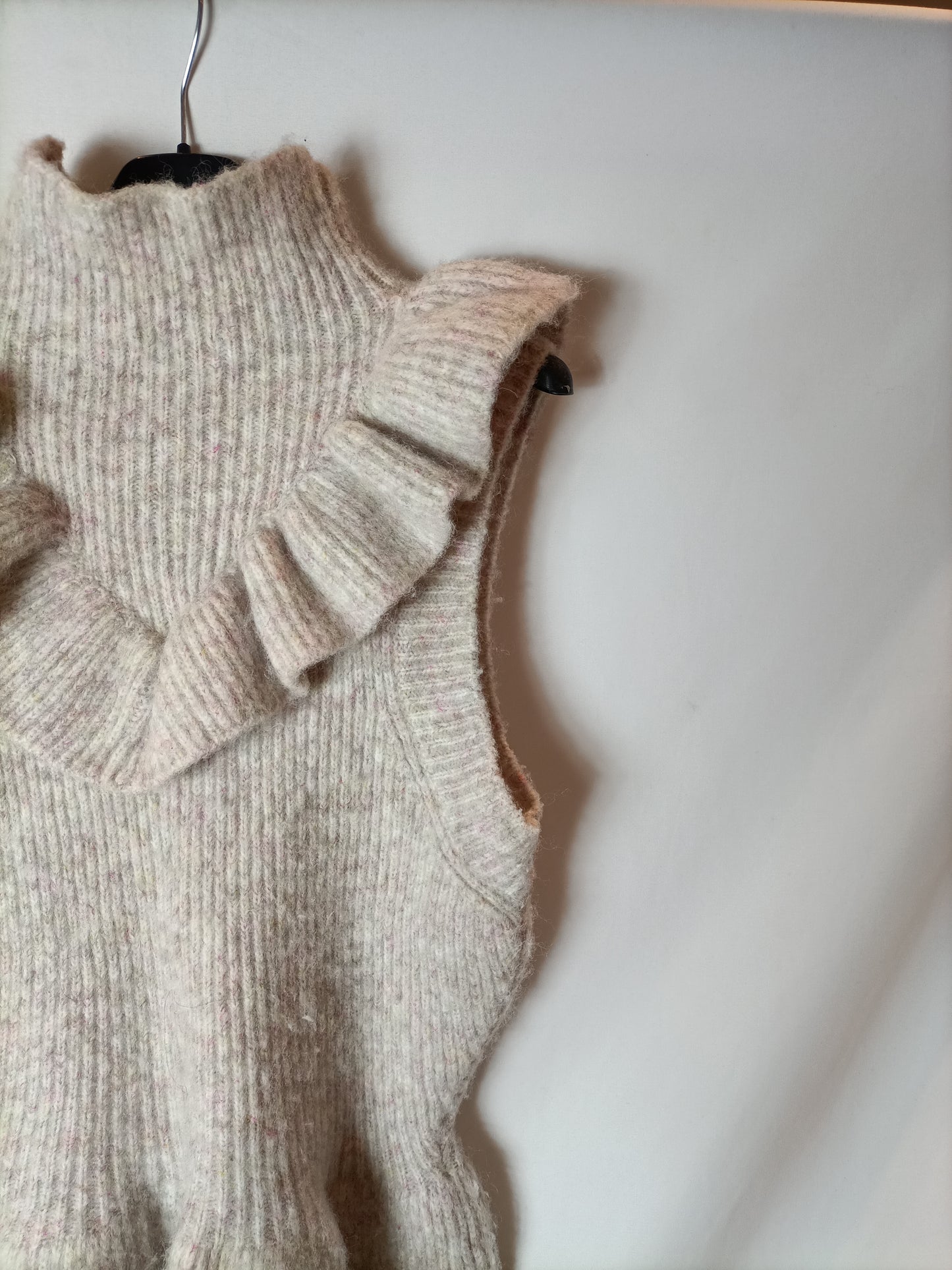 ZARA. Sleeveless mottled sweater. TS