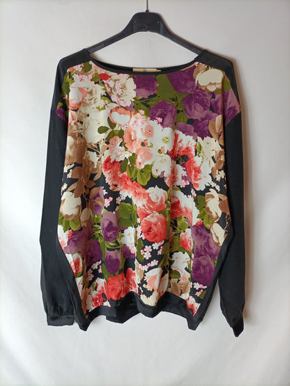 CHARLOTTE SPARRE. Tl two-tone blouse