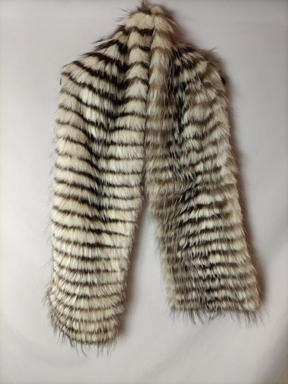 SILVINA MAROTTI. Fur collar