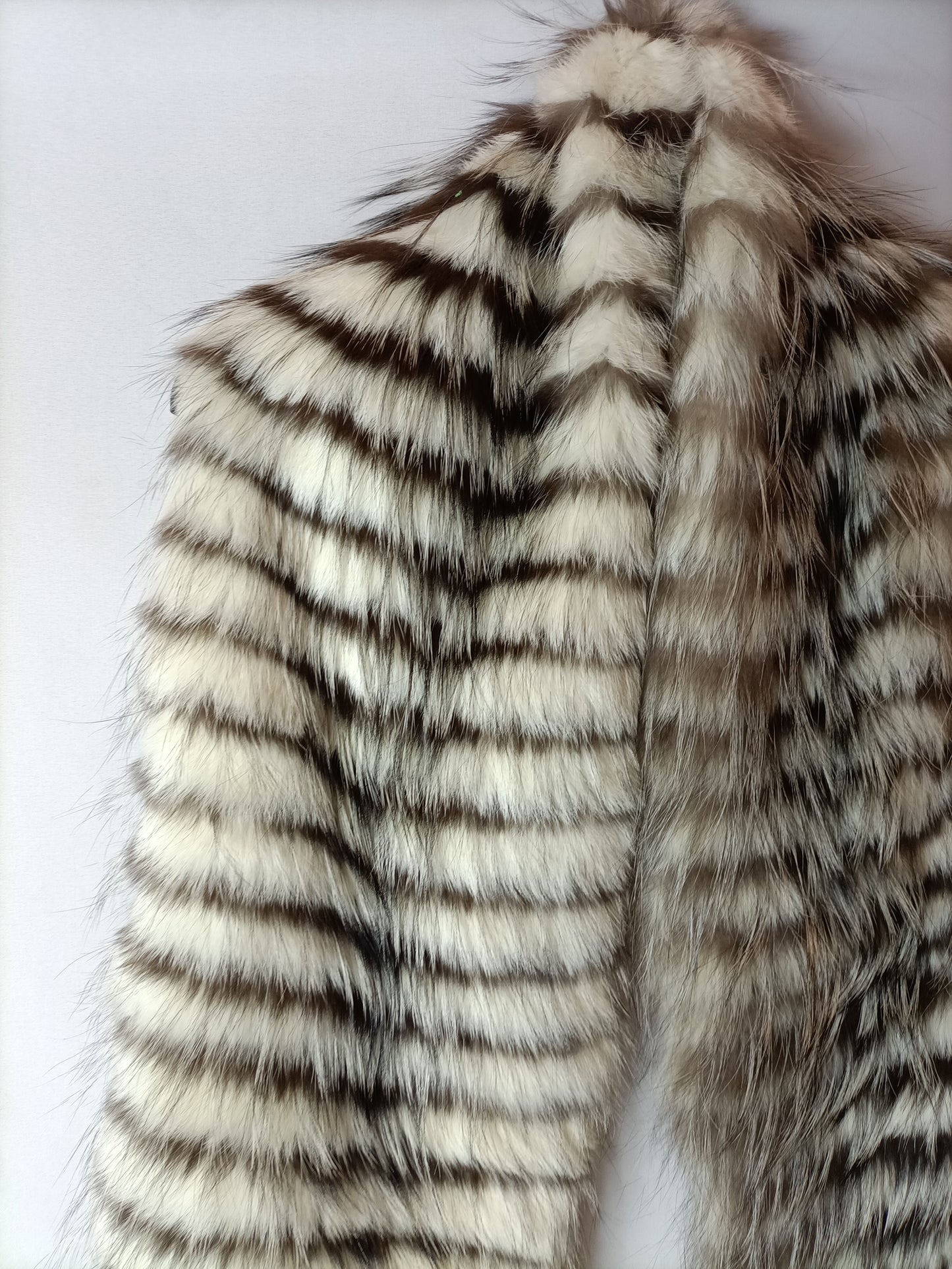 SILVINA MAROTTI. Fur collar