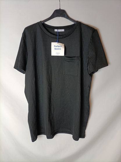 ZARA. Camiseta negra rayas semitransparentes. T XL