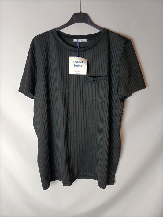 ZARA. Camiseta negra rayas semitransparentes. T XL