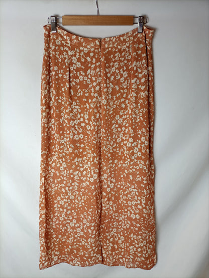 ESE O ESE. Falda fluida florecitas. T M