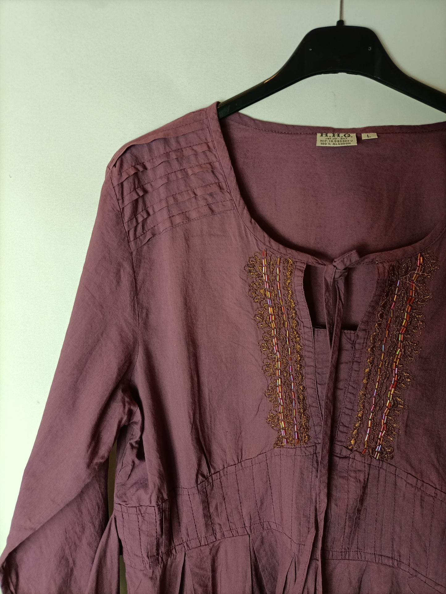 HHG. Blusa morada abalorios. T L