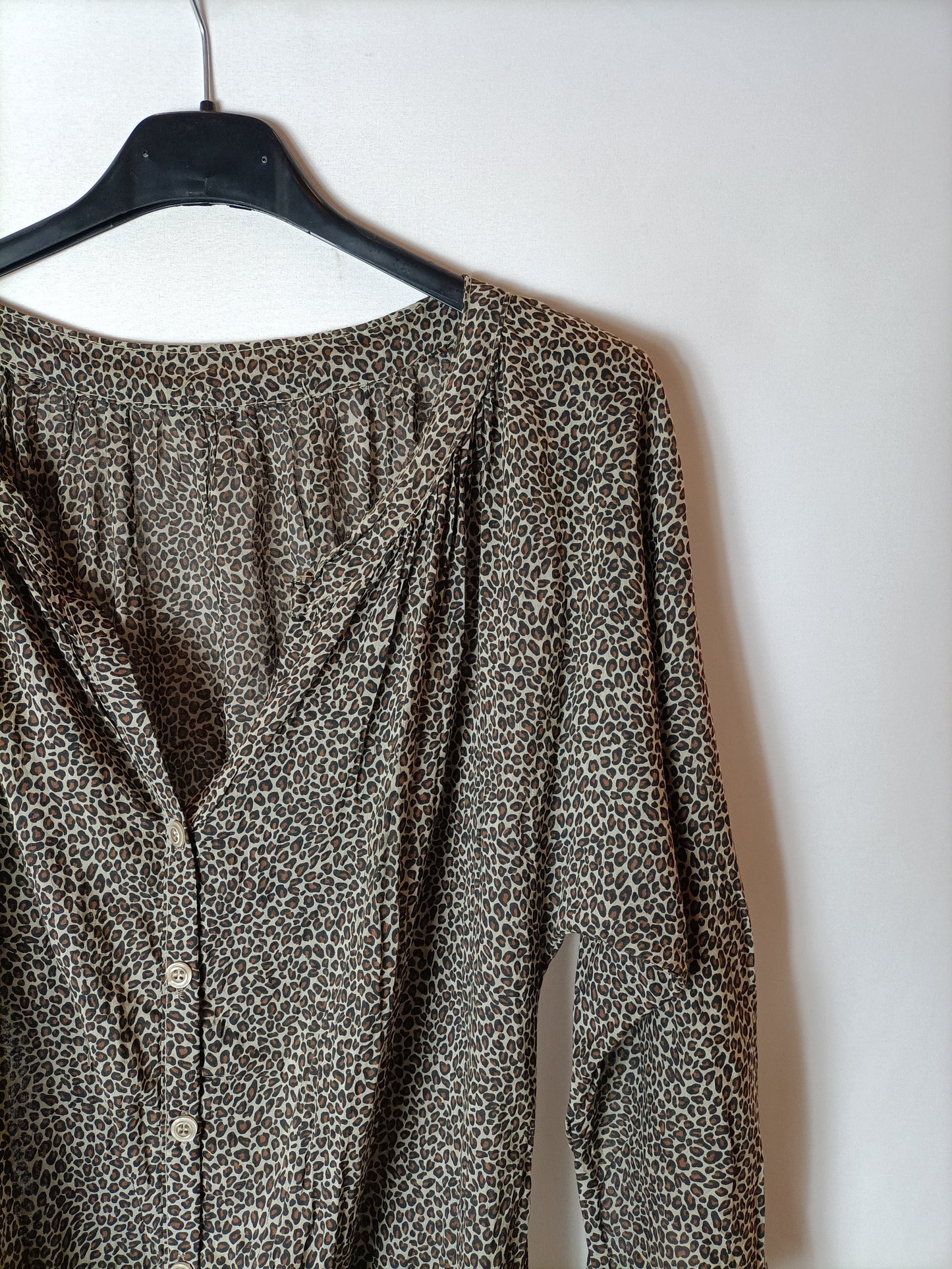 OTRAS. Blusa animal print T.xl
