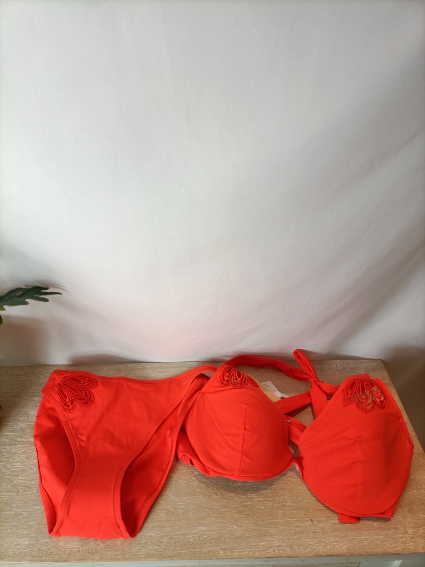 LISE CHARMEL. Bikini naranja encaje T.38/75