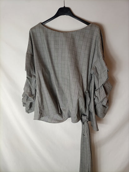 ZARA. Checkered blouse with bow. XS
