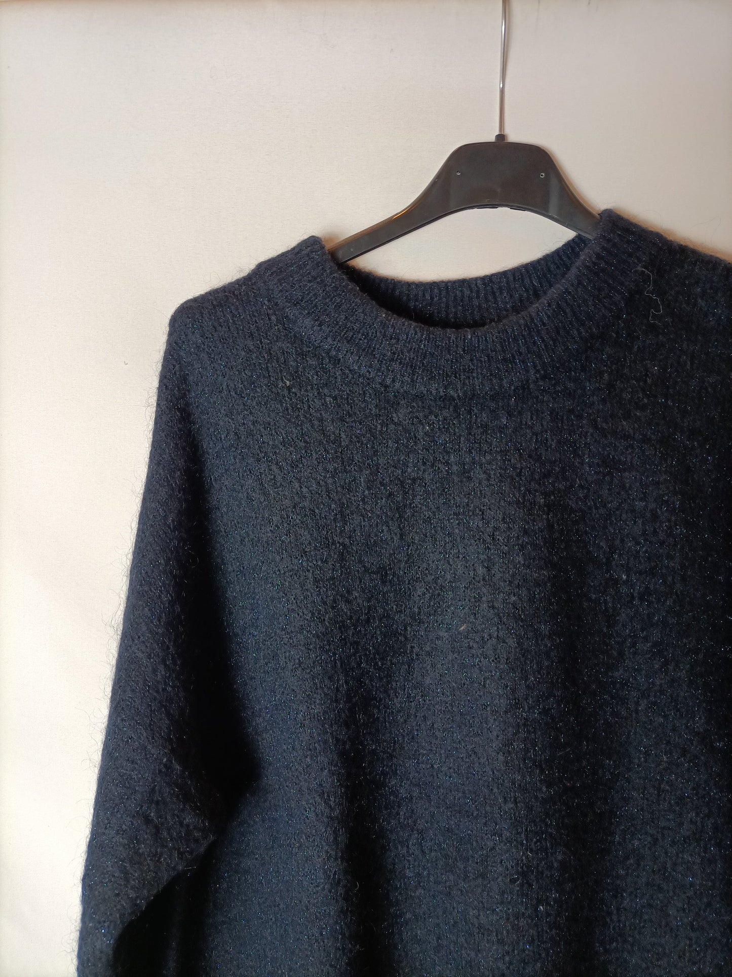 H&M. Jersey azul marino hilos brillo. T M