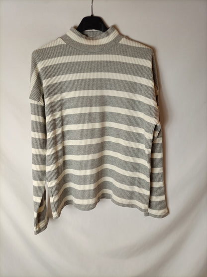 STRADIVARIUS. Striped ribbed sweater. T.S.