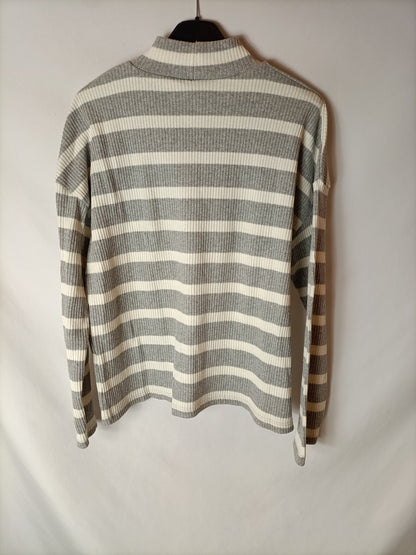 STRADIVARIUS. Striped ribbed sweater. T.S.