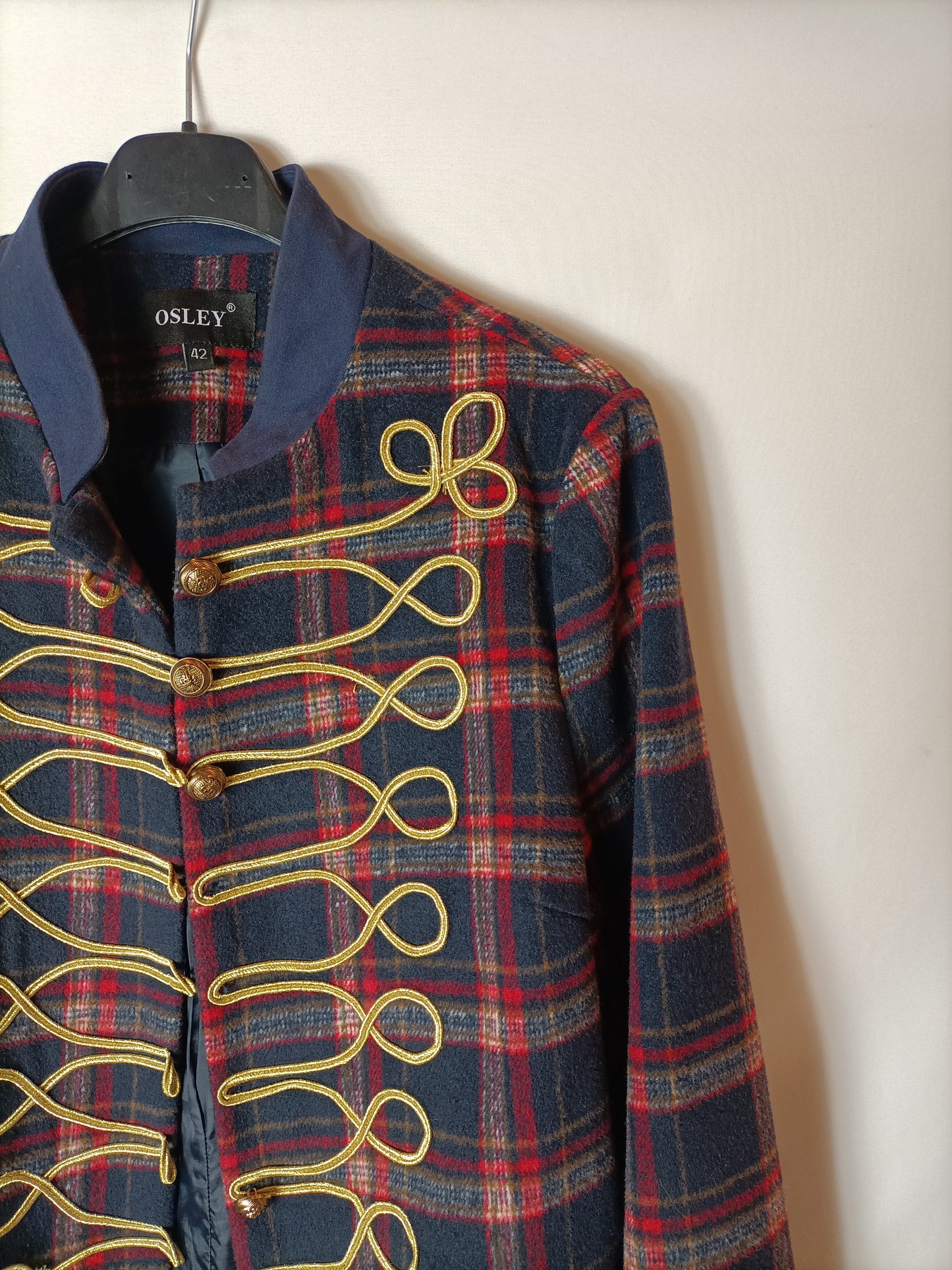 OSLEY. Checked blazer with gold detailing, size 42 (tare)