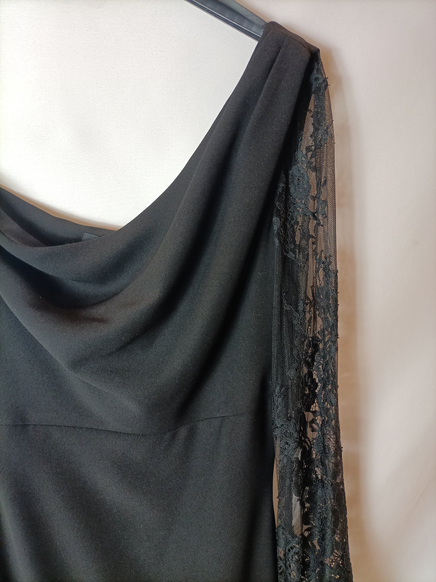 PRONOVIAS. Vestido largo negro encaje T.38