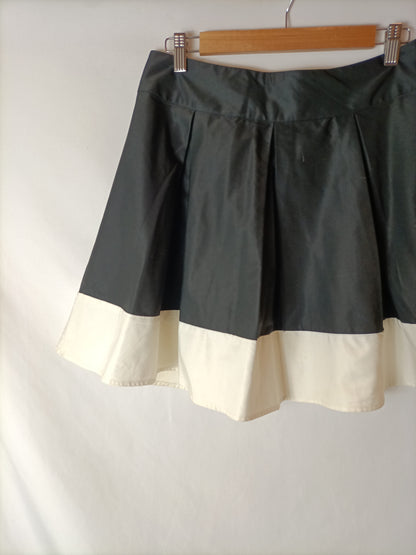 H&M. Falda tablas bicolor T.40