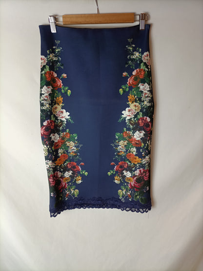 ZARA. Floral fitted skirt Tm