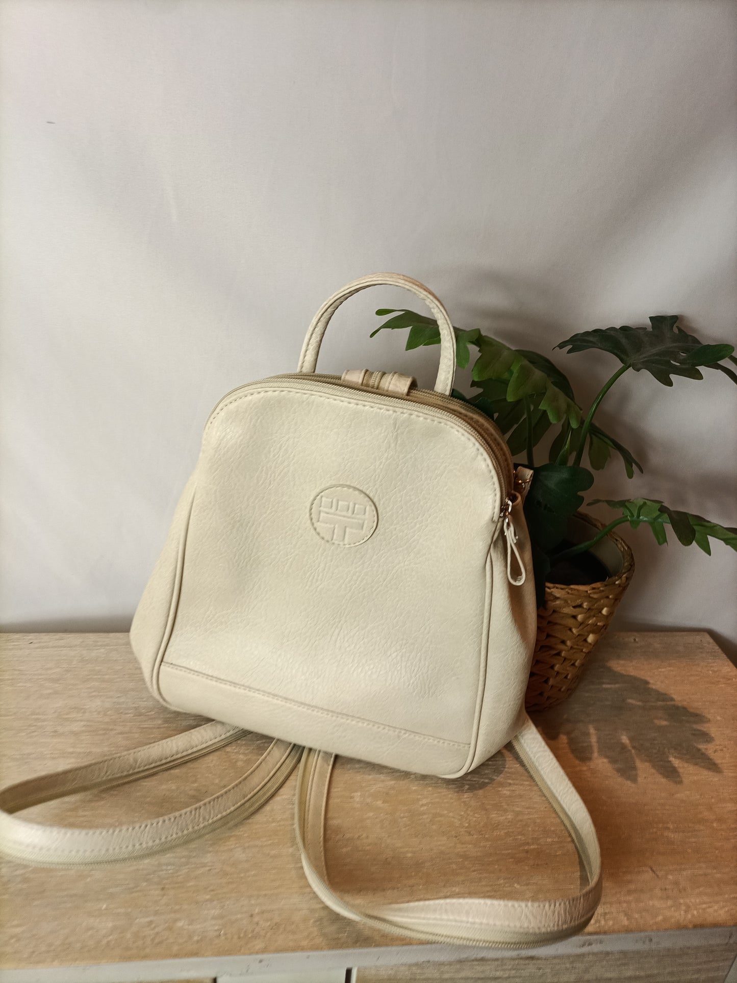 OTHERS. Light beige backpack (tara)