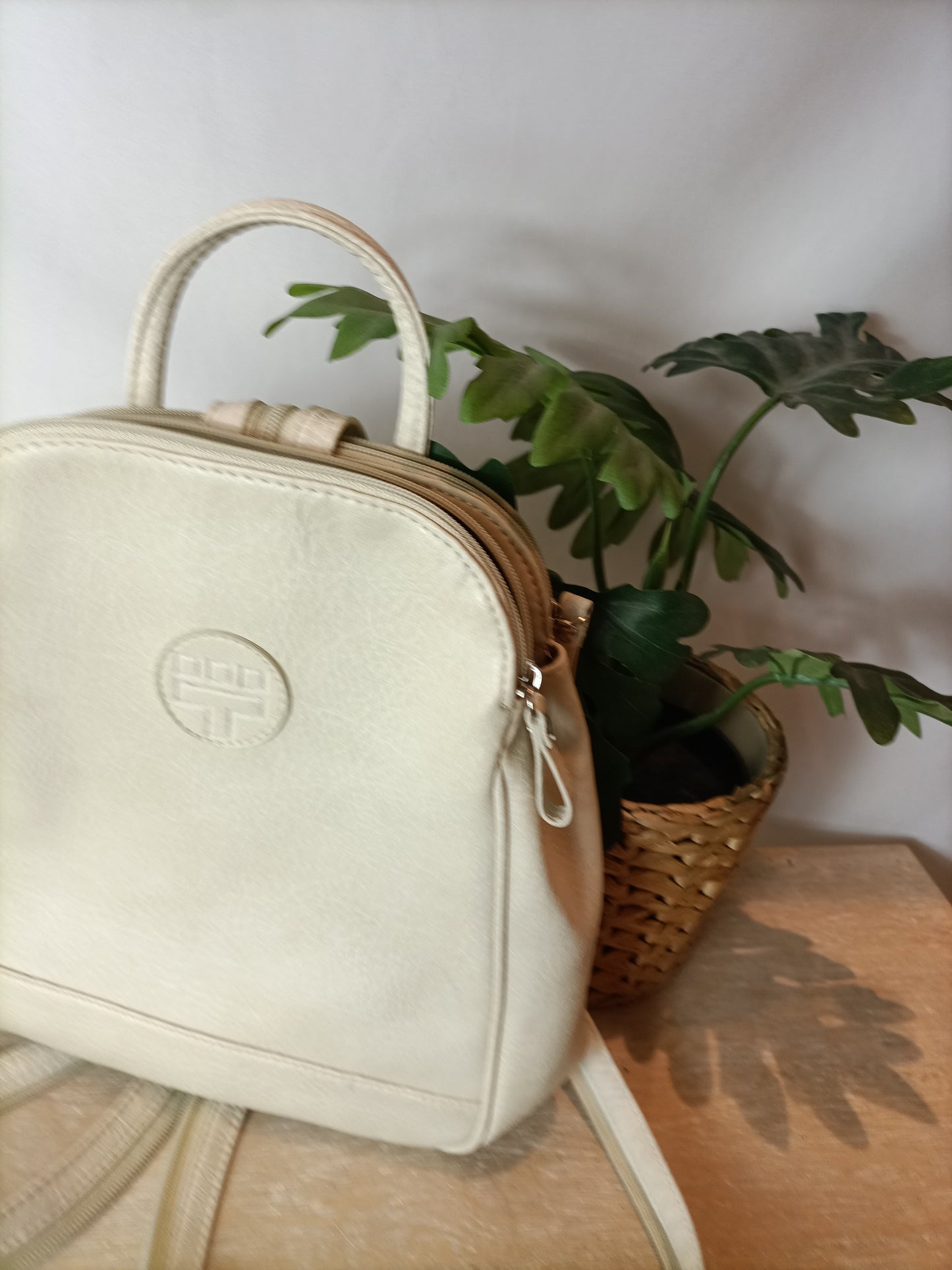 OTHERS. Light beige backpack (tara)