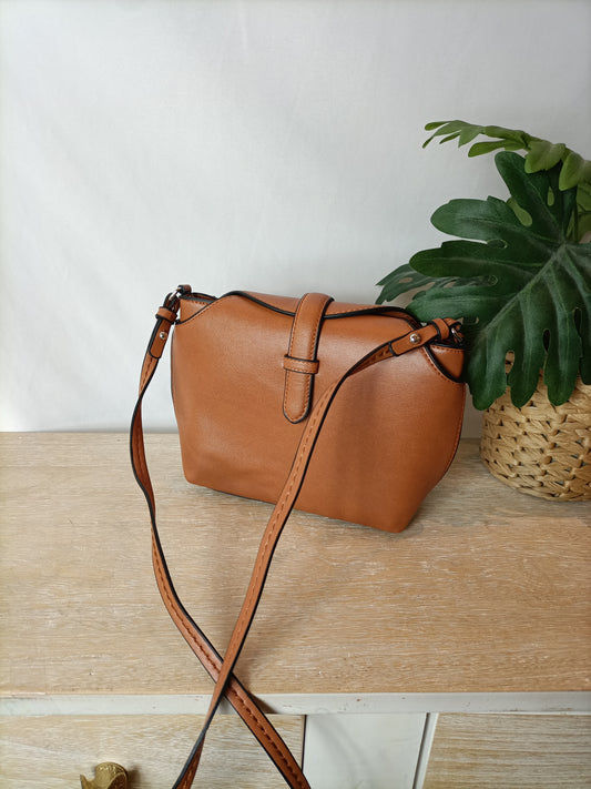 ZARA. Camel crossbody bag