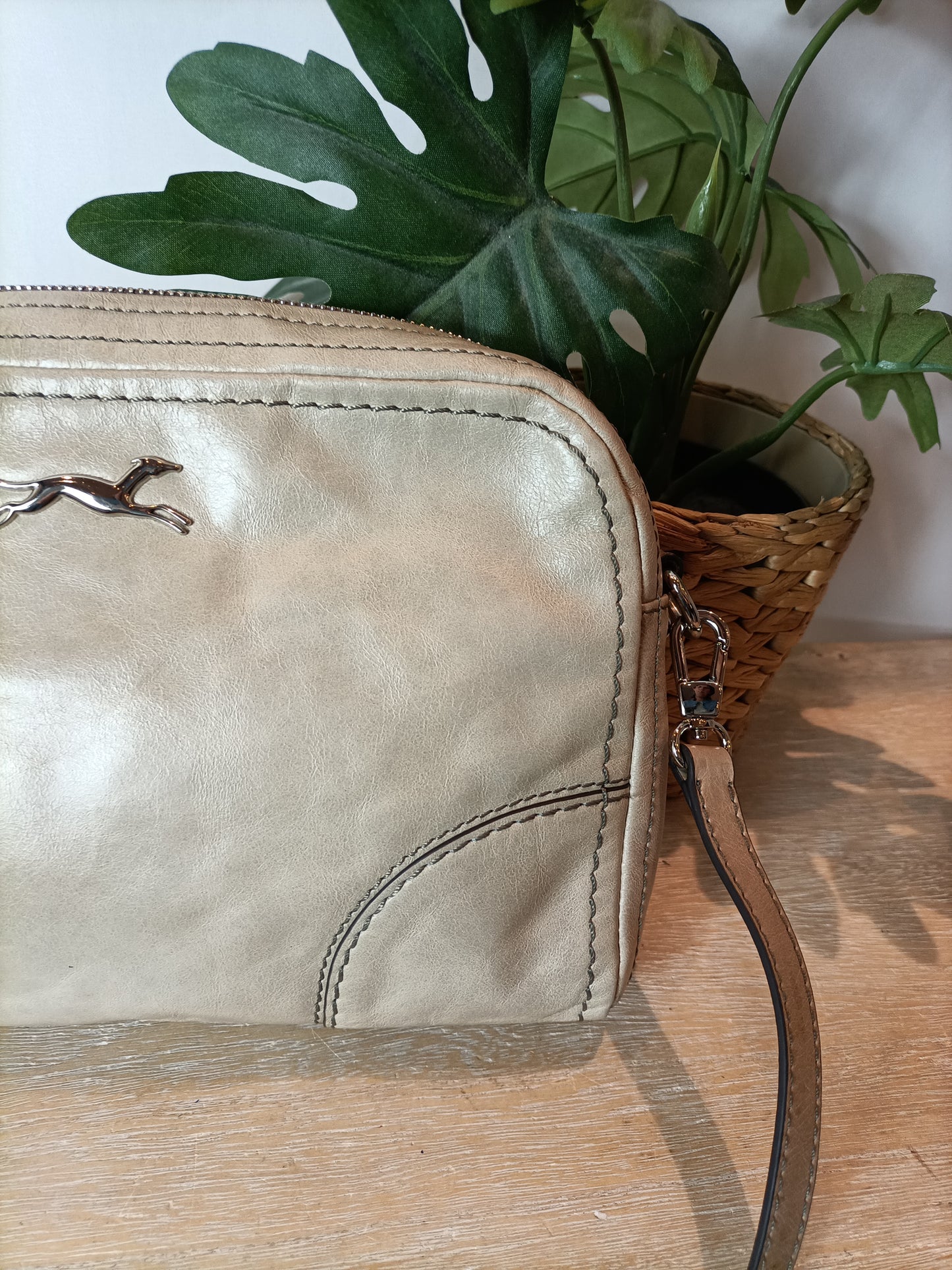 BIMBA Y LOLA. Bolso beige piel