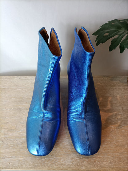 BOOTS&SHOES. Botines azules metalizados. T 38 (tara)