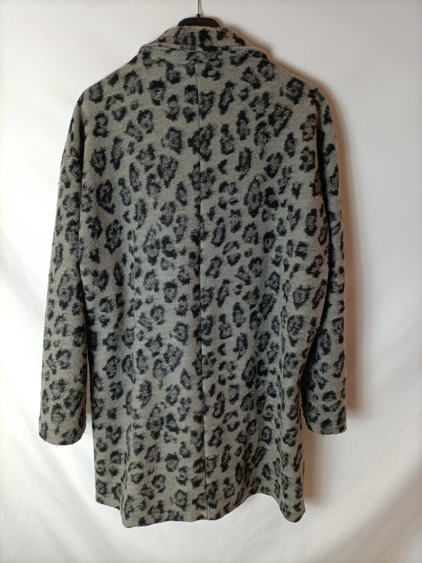 OTHERS. Textured animal print jacket. YOU (M)