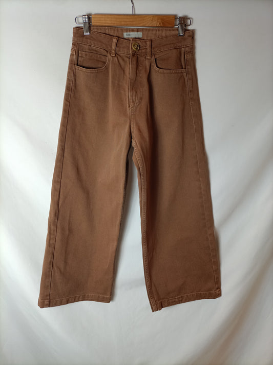 STRADIVARIUS. Pantalón marrón culotte T.36