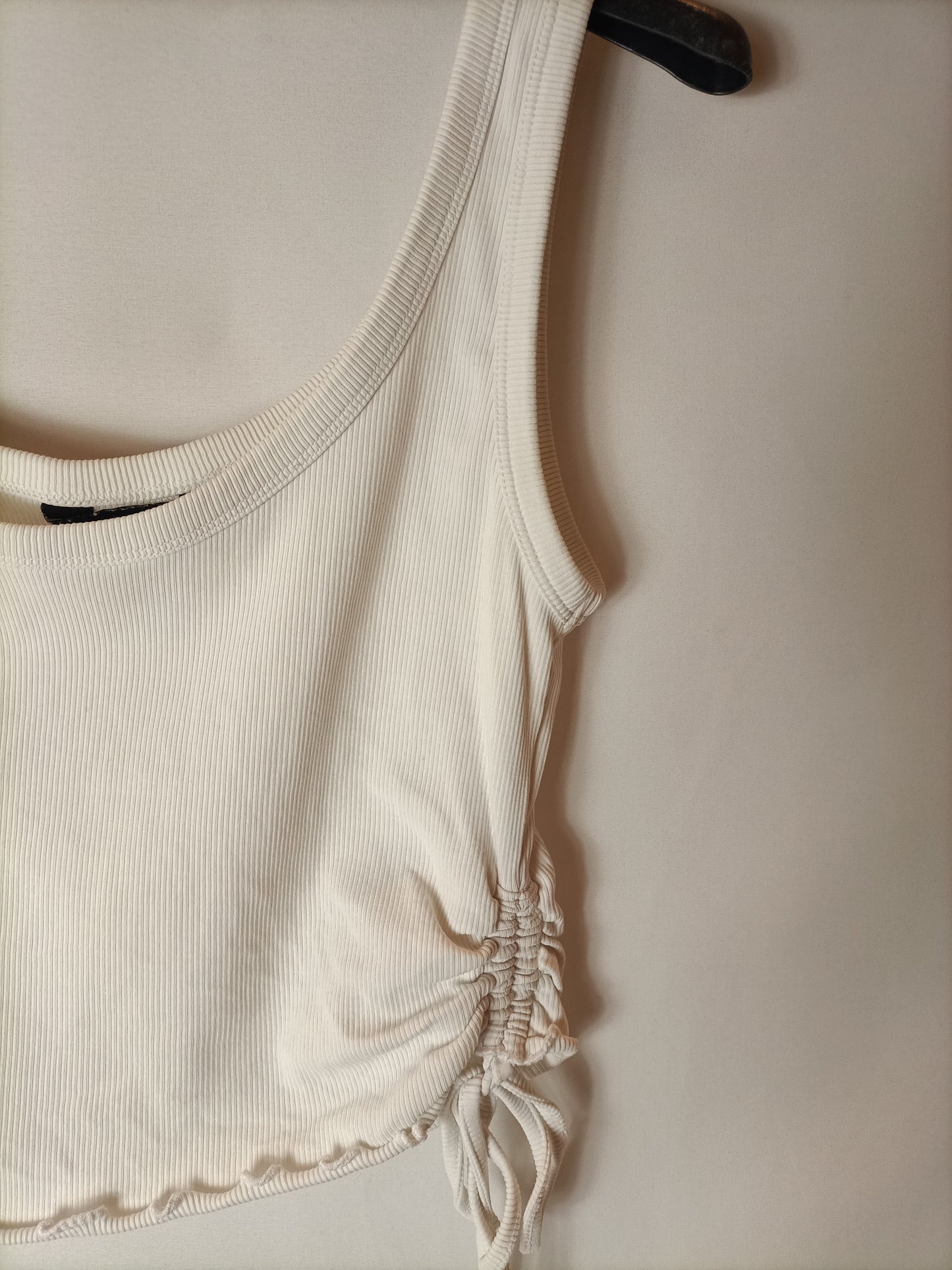 NEW LOOK. Ribbed bench top T.38