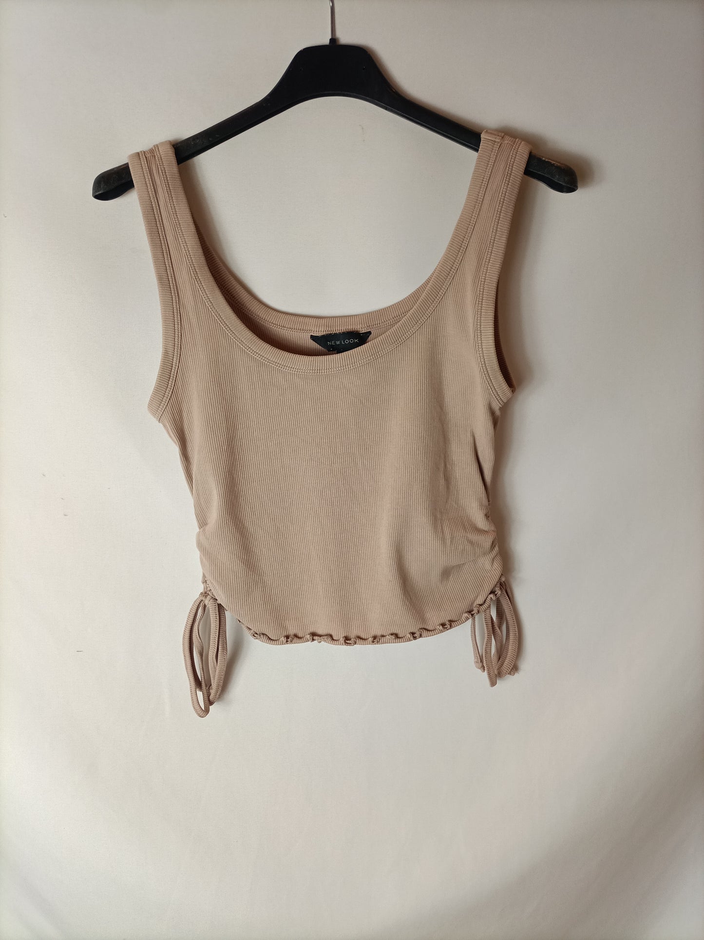 NEW LOOK. Beige ribbed top T.38