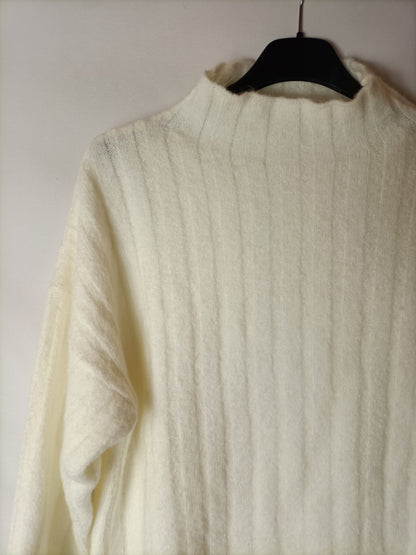 OTHERS. White turtleneck sweater. YOU (s/m)