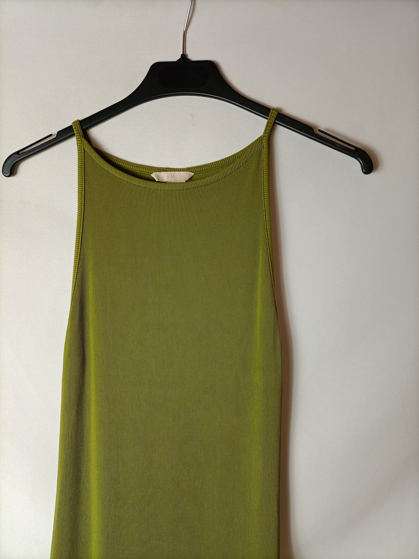 H&M. Vestido midi canalé T.40