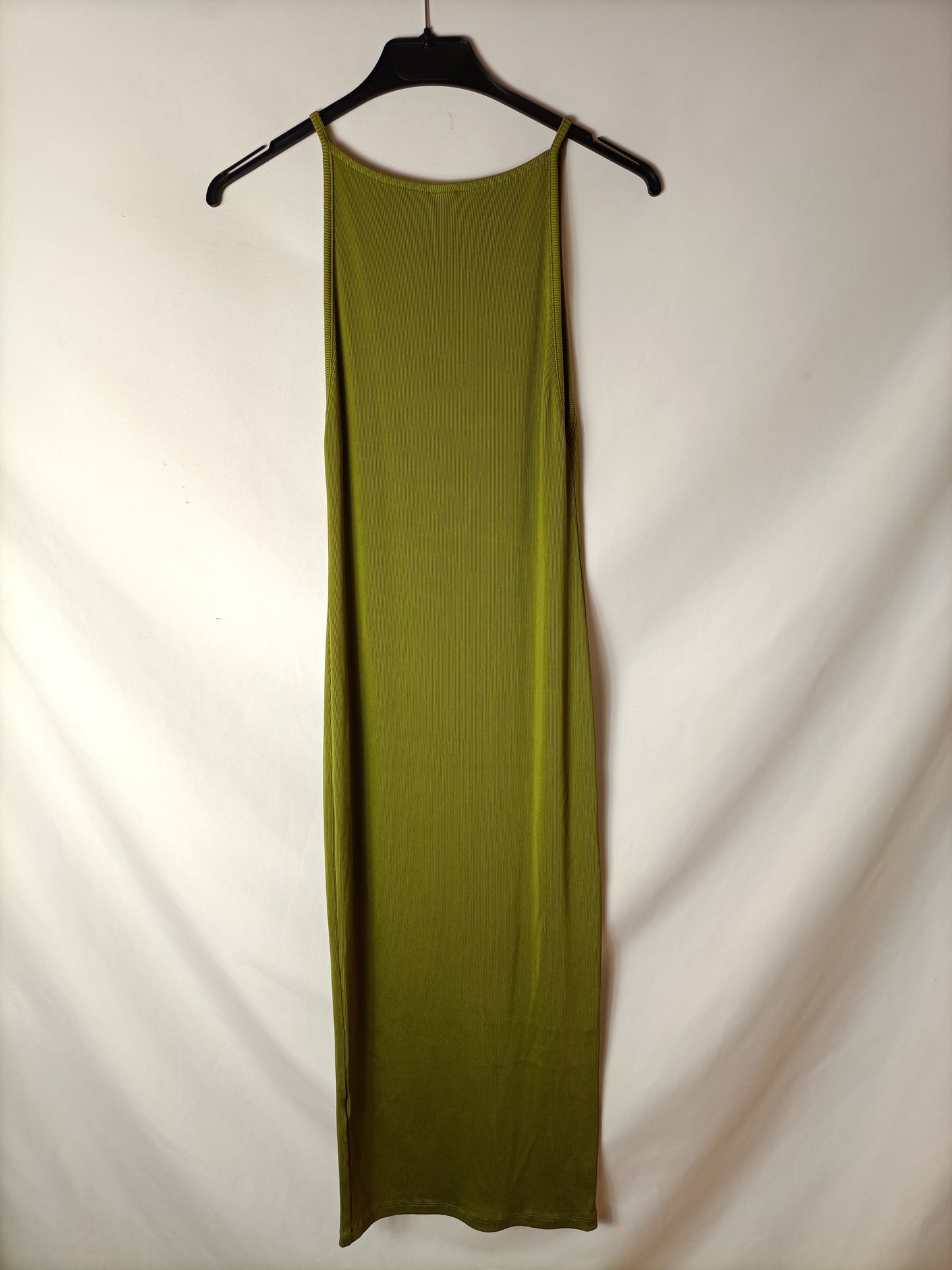 H&M. Vestido midi canalé T.40