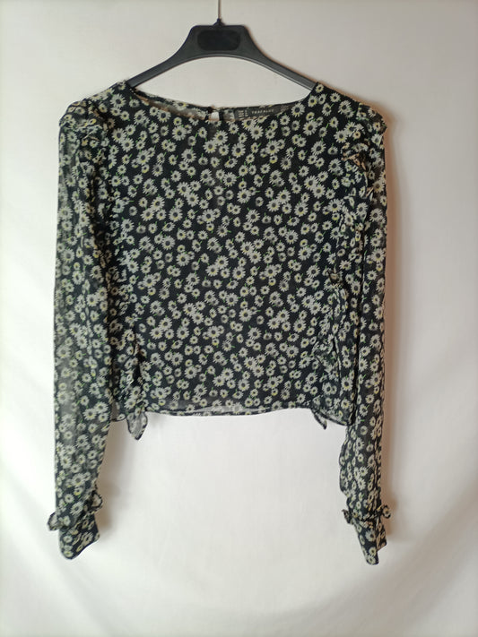 ZARA. Blusa negra flores T.s