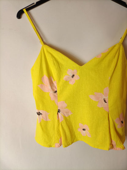 ZARA. Top amarillo flores T.XS