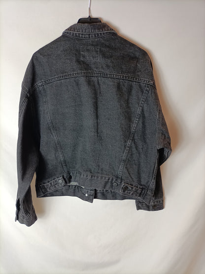 PULL&BEAR. Cazadora denim negra T.s