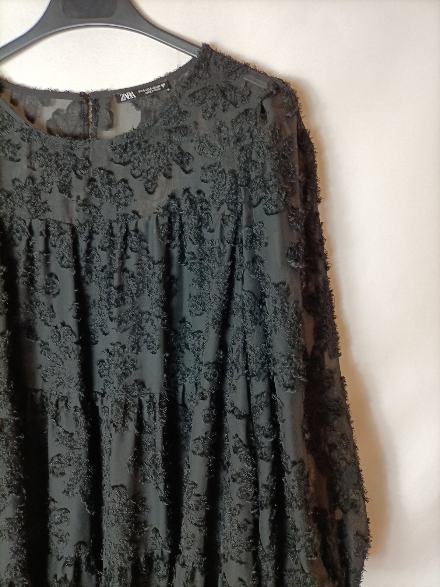 ZARA. Black textured Ts dress