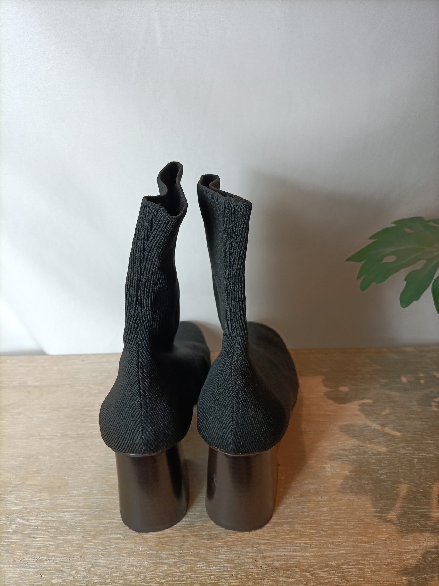 CELINE. Botines efecto calcentÍn. T 39