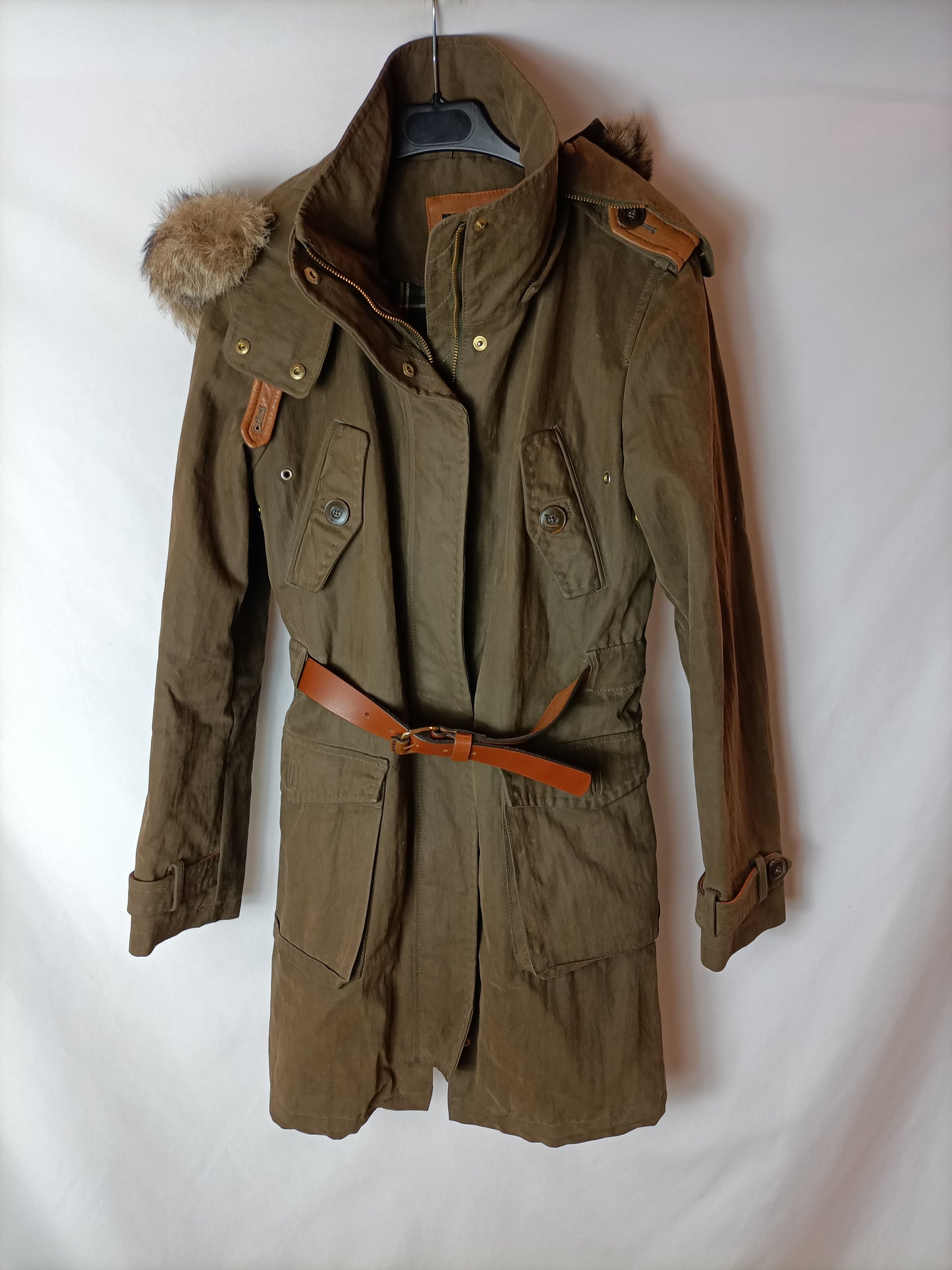 MASSIMO DUTTI. Abrigo tipo Barbour T.36