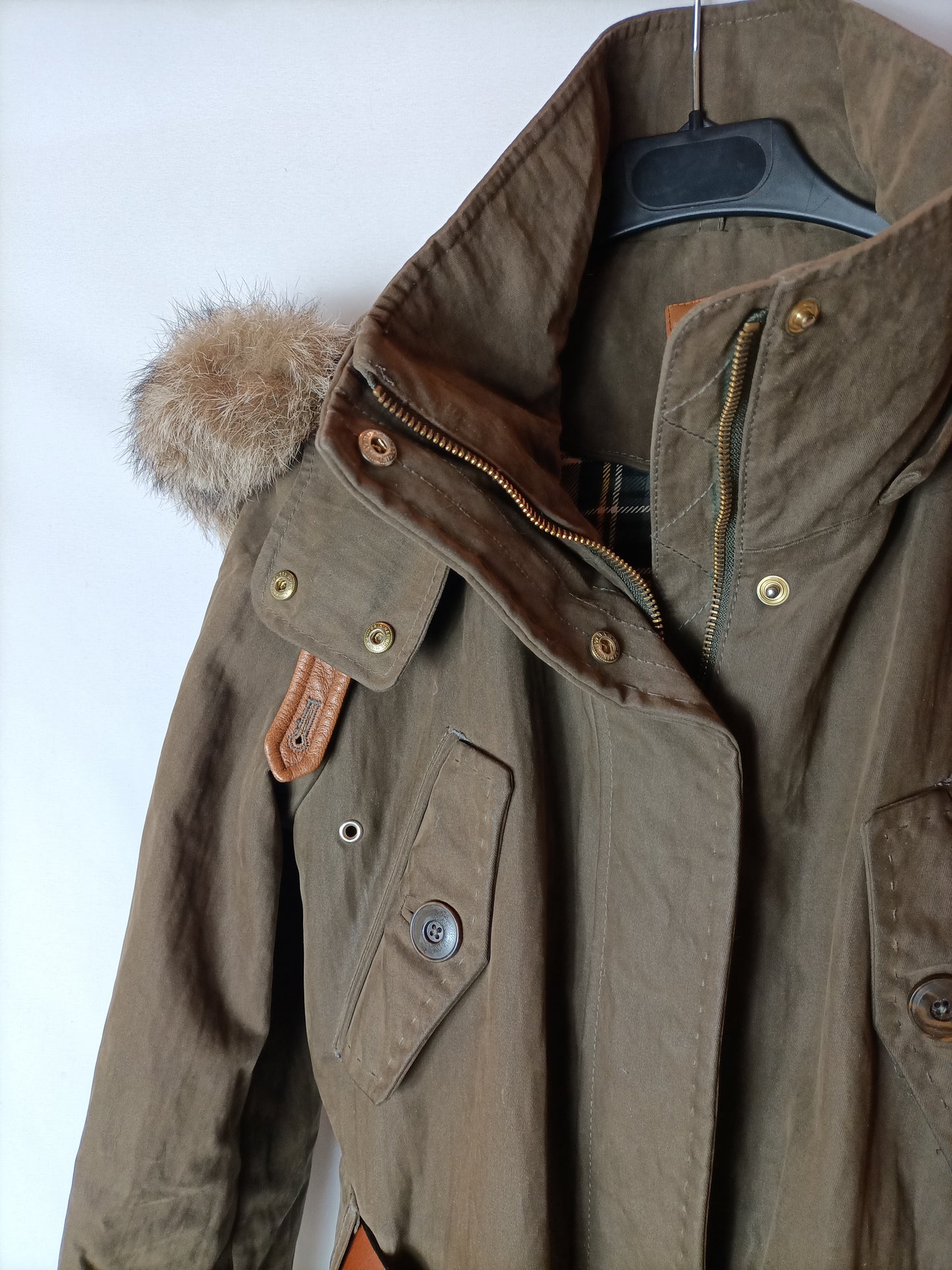 MASSIMO DUTTI. Abrigo tipo Barbour T.36