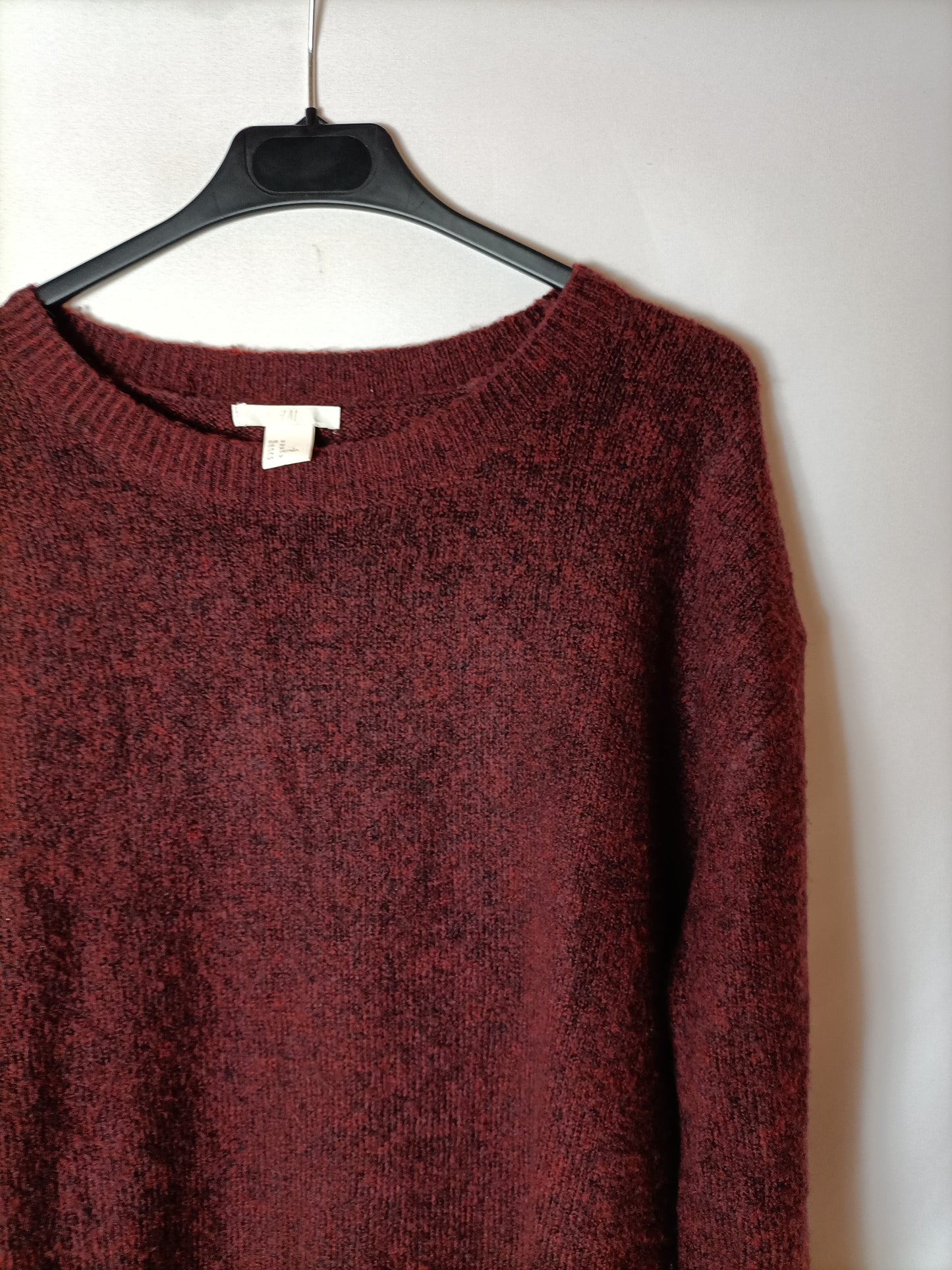 H&M. Jersey burdeos jaspeado T.m