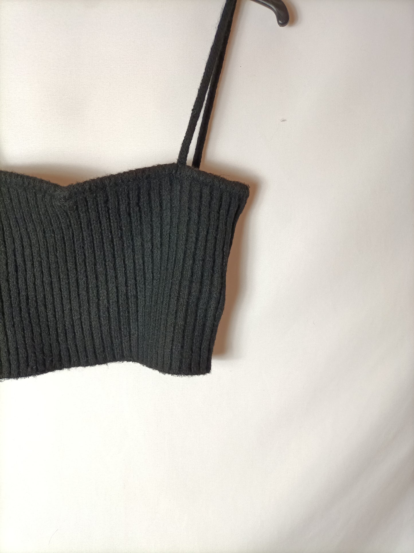 PEPE JEANS(DUALIPA). Croptop negro punto T.s