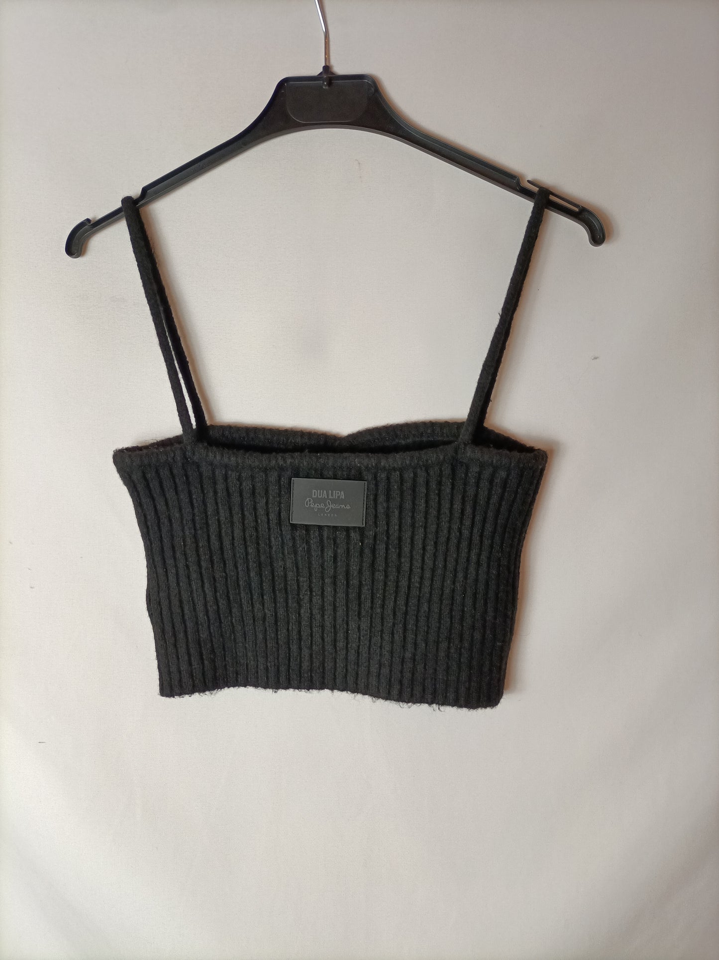 PEPE JEANS(DUALIPA). Croptop negro punto T.s